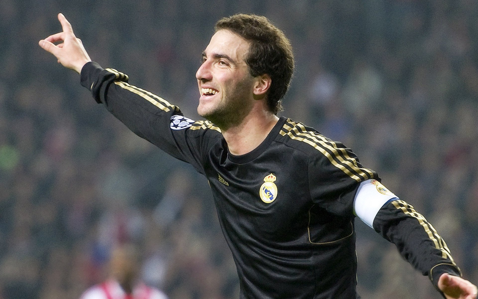 卡塞米罗点燃赛场，德国绝杀波兰，一场跨越国界的足球交响曲