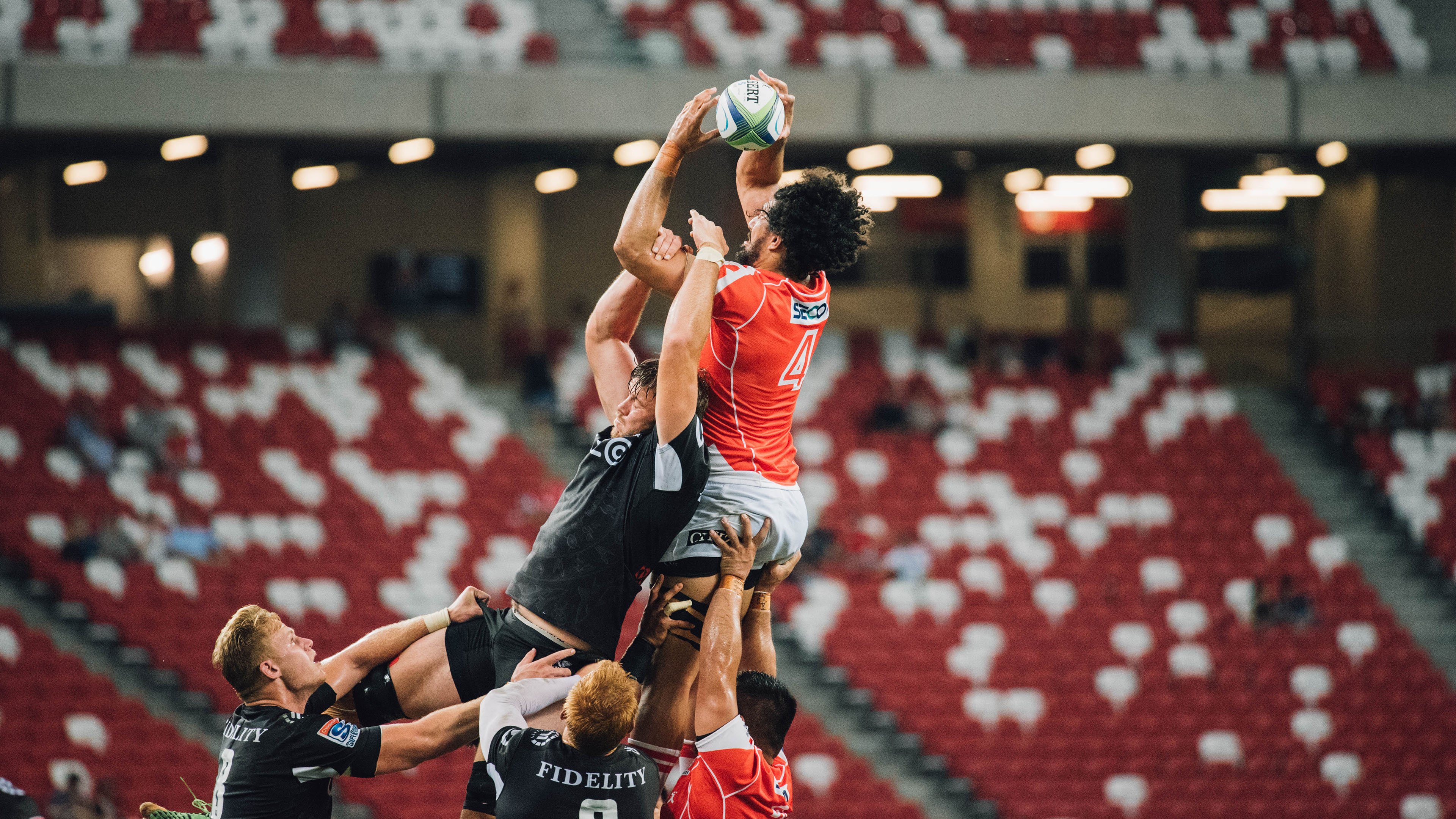 赛道风云，阿斯顿马丁的逆袭与诺里斯的烈焰时刻