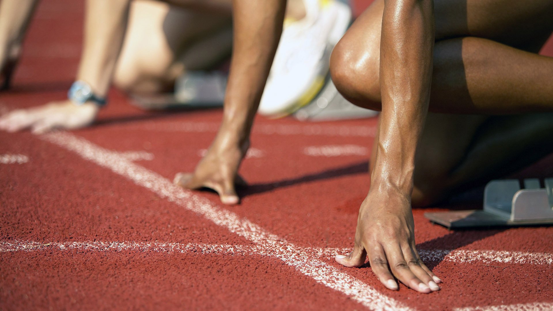 赛道与绿茵的交响，当F1街道赛焦点战遇上曼联巴西巅峰对决